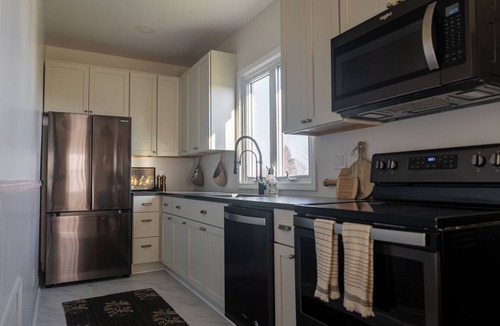 Geneva Apartment | Kellys Suite