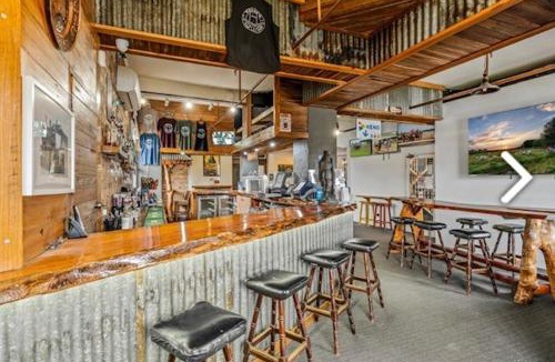 Aberdeen Hotel | Kellys Top Pub