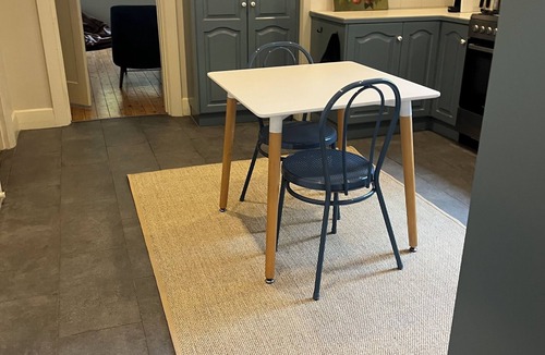 Albury House | Kelpie Cottage! 1930s Beauty. Central luxury