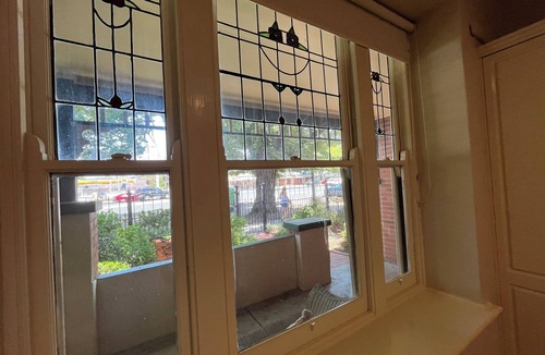 Albury House | Kelpie Cottage! 1930s Beauty. Central luxury