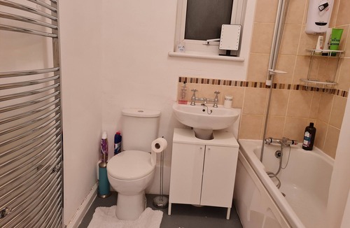 Ferryhill Bed & Breakfast | KELVIN HOUSE