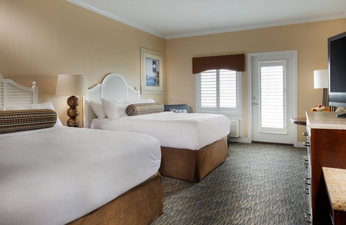 Clear Lake Shores Hotel | Kemah Boardwalk Inn