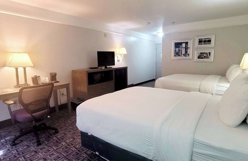El Lago Hotel | Kemah Edgewater Hotel, SureStay Collection by Best Western