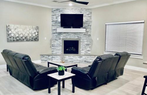 Clear Lake Shores House | Kemah Marina Home for 8
