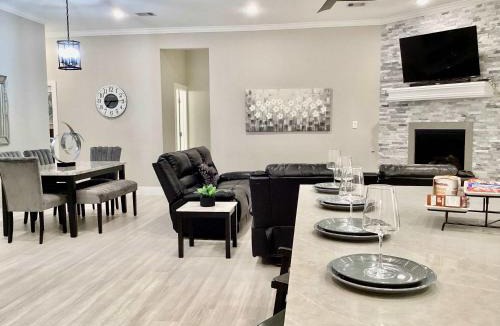 Clear Lake Shores House | Kemah Marina Home for 8