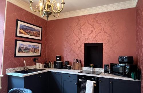 Kendal Apartment | Kendal - Summerlands Hall Gothic Apartment