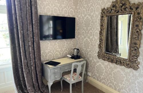 Kendal Apartment | Kendal - Summerlands Hall Gothic Apartment