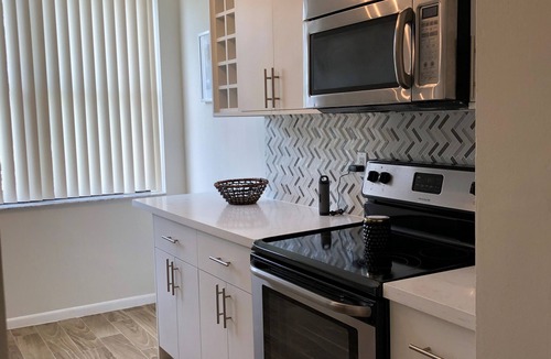 Delray Beach Condo | Kendra's Cozy Cottage