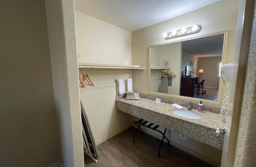 Kenedy Hotel | Kenedy Inn and Suites