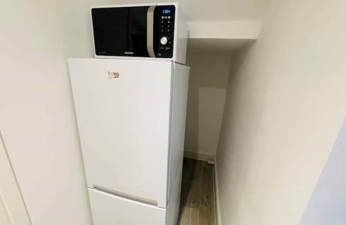 Kenilworth Apartment | KENILWORTH STUDIO * PARKING * NETFLIX