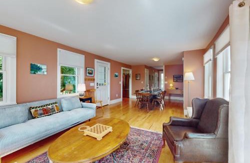 Bath House | Kennebec View