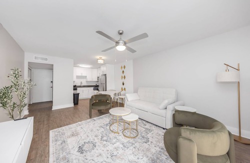 Beach Park Apartment | Kennedy Blvd Cozy Retreat