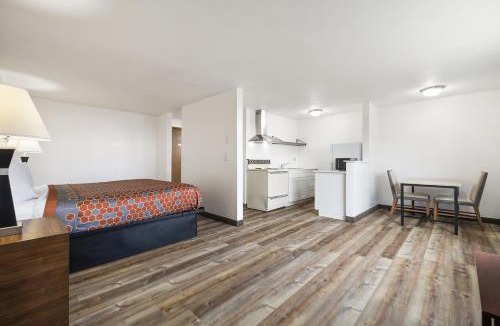 Tri-Cities Hotel | Kennewick Inn & Suites Tri Cities