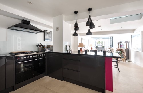 Bishop's Apartment | Kennington Road by onefinestay