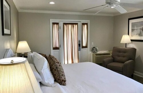 Culloden Shores Hotel | Kenny's Tipperary Inn