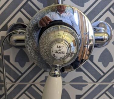 Staplefield House | Kenny’s Hut