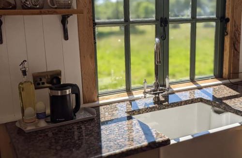 Staplefield House | Kenny’s Hut