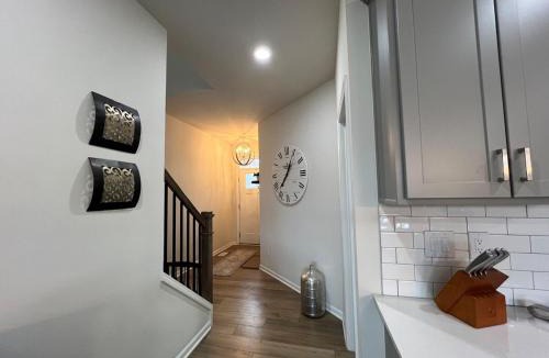 Milford Apartment | Kensington Kickback QUICK Access to Ann Arbor