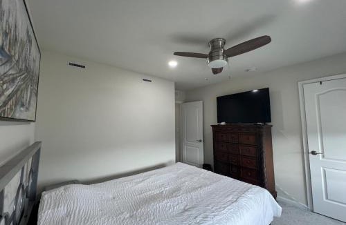Milford Apartment | Kensington Kickback QUICK Access to Ann Arbor