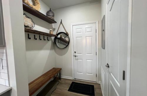 Milford Apartment | Kensington Kickback QUICK Access to Ann Arbor