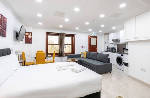 Avonmore and Brook Green Apartment | Kensington Olympia