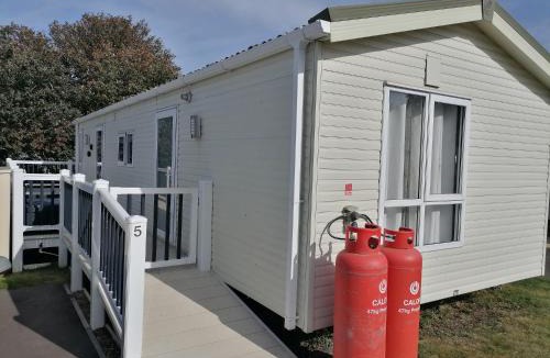 Isle of Grain Apartment | Kent Coast Holiday Park