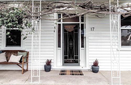 Ballarat House | Kent House Summary: W