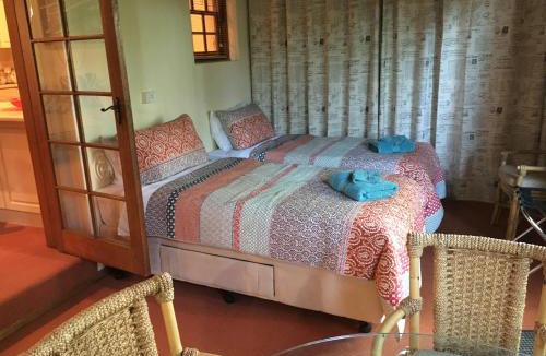 Old Reynella House | Kentia Palms