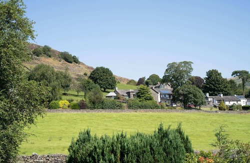 Staveley Apartment | Kentmere Haven with Parking by LetMeStay