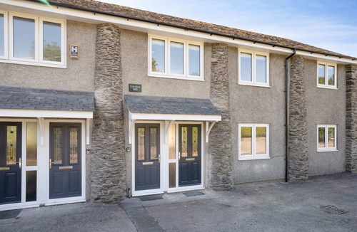 Staveley Apartment | Kentmere Haven with Parking by LetMeStay