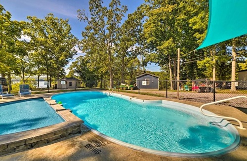 Almo Condo | Kentucky Lake Condo #21: Jet Ski Rentals On-Site