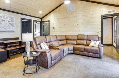 Murray House | Kentucky Lake Escape: Family Cabin w/Fire Pit