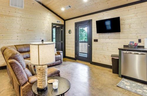 Murray House | Kentucky Lake Escape: Family Cabin w/Fire Pit