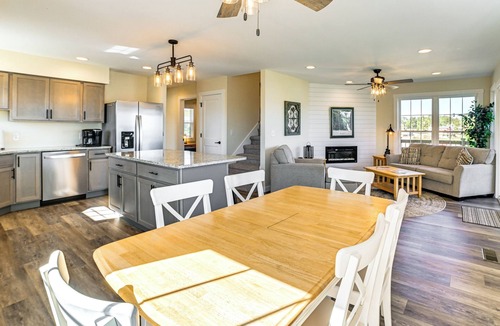 Gilbertsville House | Kentucky Lake Home w/Shared Dock!