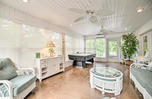 Gilbertsville House | Kentucky Lake House with a Great Outdoor Space!