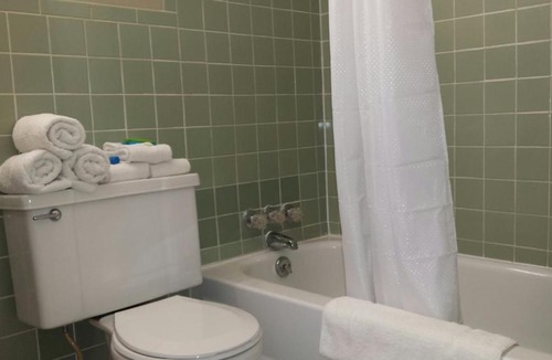 Gilbertsville Hotel | Kentucky Lake Inn