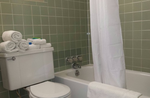Gilbertsville Hotel | Kentucky Lake Inn
