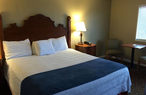 Gilbertsville Hotel | Kentucky Lake Inn