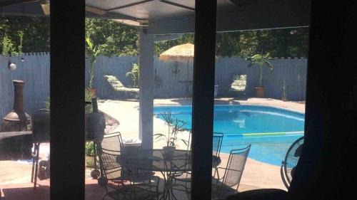 Gilbertsville House | Kentucky Lake Pool Home in Moors Resort Area