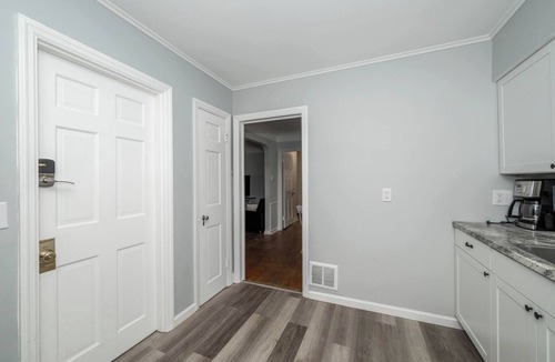 Roselawn Finance Condo | Kenwood Keys Suites – for 12!