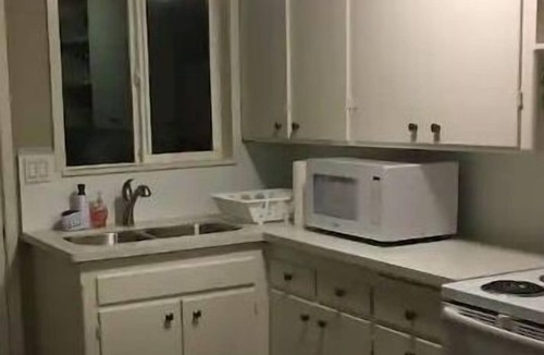 Tillicum House | Kenwood Suite 9808