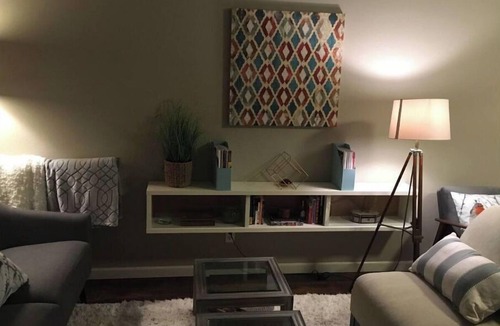 Tillicum House | Kenwood Suite 9808