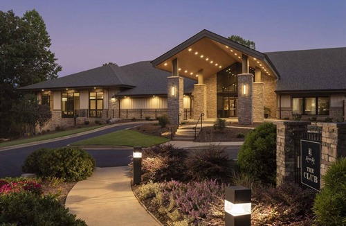 Salem Condo | Keowee Key's Stylish Charm