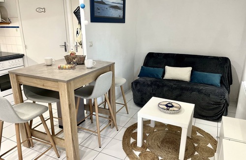 Kerherou Condo | Keraven, charming cottage, shared pool