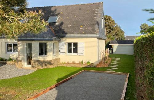 Penestin Apartment | KerDesAmis - Tolles Ferienhaus in Strandnähe mit Sonnenterrasse, Boulebahn und großem Garten