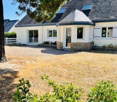 Penestin Apartment | KerDesAmis - Tolles Ferienhaus in Strandnähe mit Sonnenterrasse, Boulebahn und großem Garten