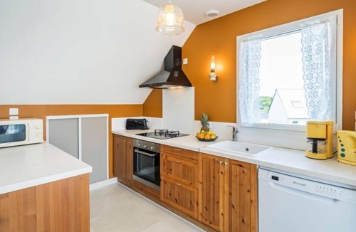 La Trinite-sur-Mer Apartment | Kerisper by Interhome