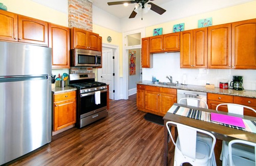 Seventh Ward House | Kerlerec Victorian Cottage - Steps to French Qtr. Historic Getaways