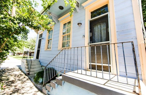 Seventh Ward House | Kerlerec Victorian Cottage - Steps to French Qtr. Historic Getaways