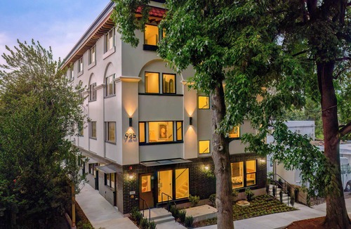 Kerns Apartment | Kerns Studio - Near Coffee, Dining & Transit
